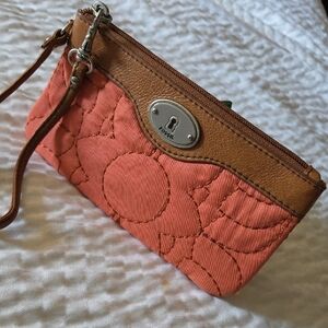 Fossil Key Per Coral Quilted  Wristlet with Brown Trim.